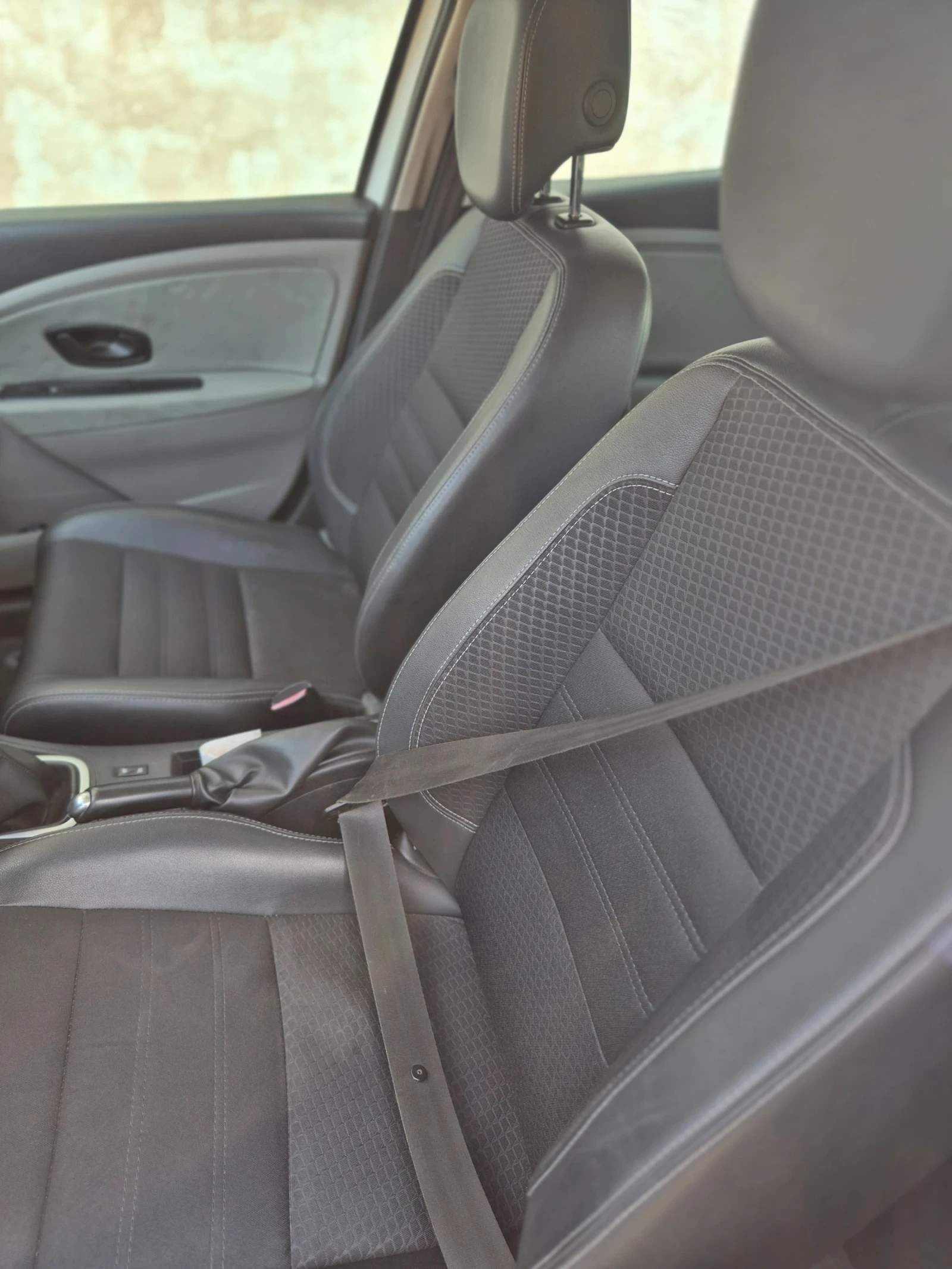 Renault Megane 1500, снимка 7 - Автомобили и джипове - 54501411