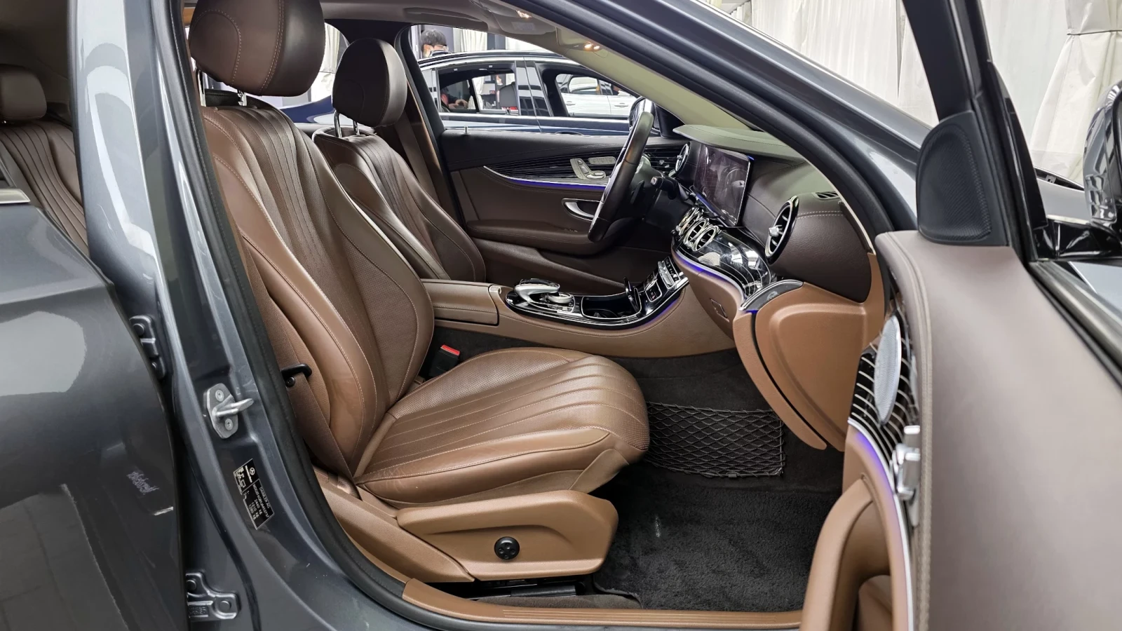 Mercedes-Benz E 400 3.0 V6 / CARFAX, снимка 9 - Автомобили и джипове - 54764329