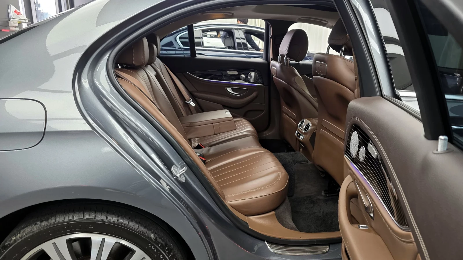 Mercedes-Benz E 400 3.0 V6 / CARFAX, снимка 12 - Автомобили и джипове - 54764329