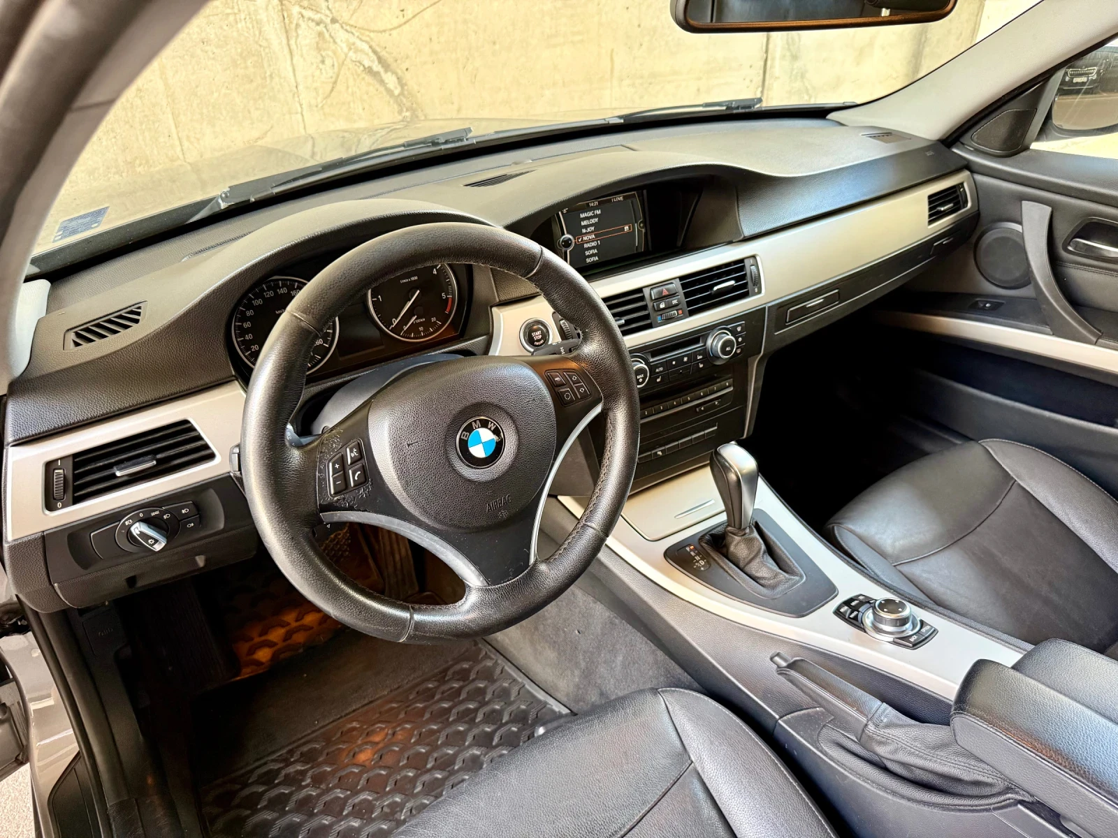 BMW 320, снимка 10 - Автомобили и джипове - 55537757