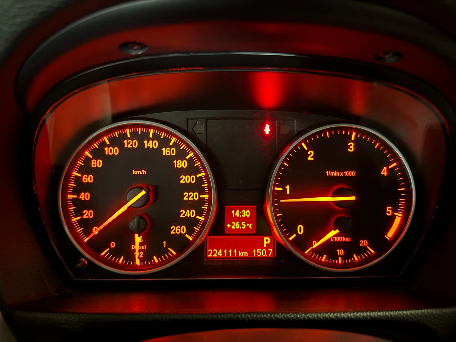 BMW 320, снимка 14 - Автомобили и джипове - 55537757
