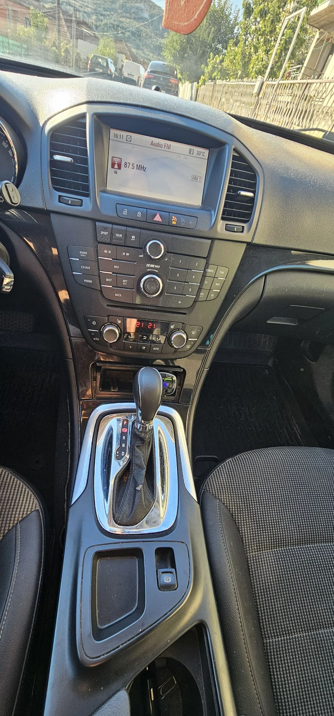 Opel Insignia, снимка 9 - Автомобили и джипове - 56126246