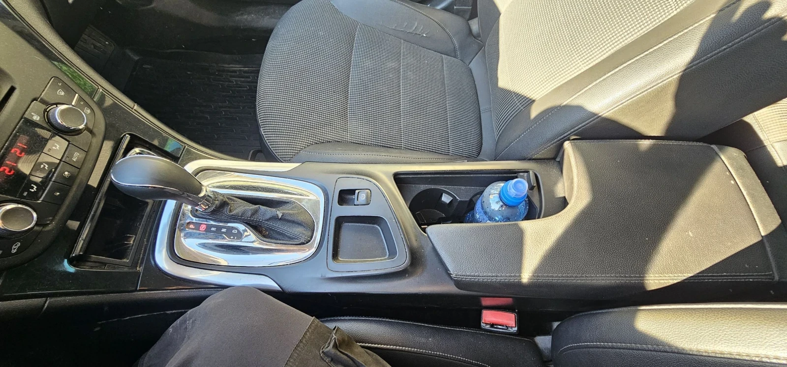 Opel Insignia, снимка 12 - Автомобили и джипове - 56126246