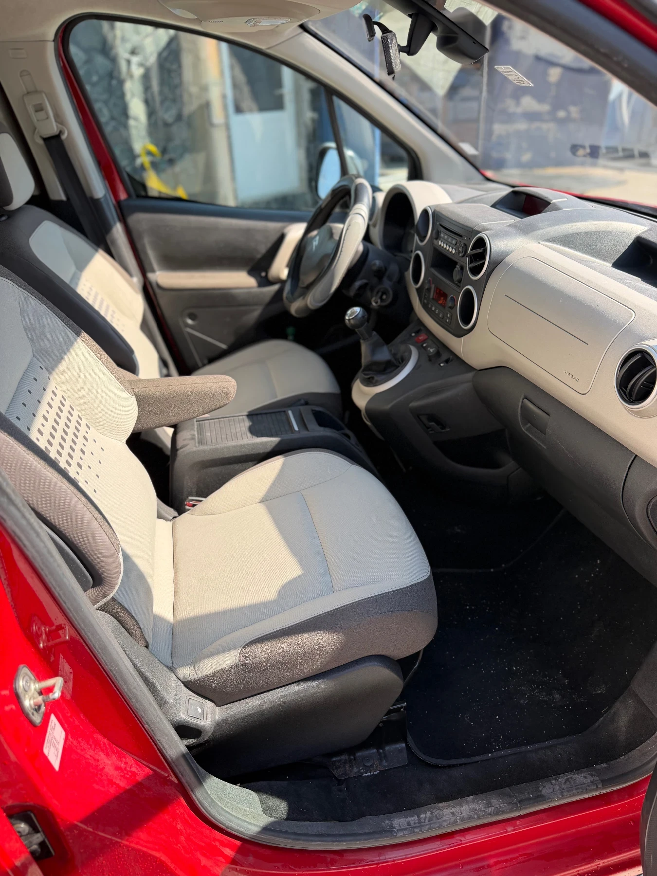 Citroen Berlingo 1.6HDI-92к.с-EURO 5-FACELIFT-ЛЕД, снимка 11 - Автомобили и джипове - 56150074