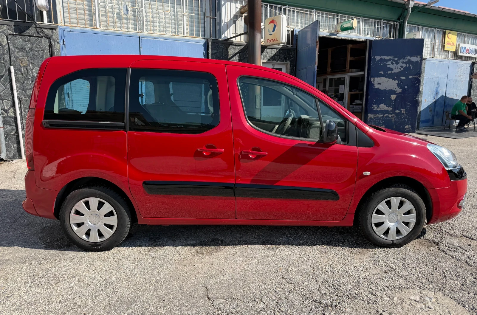 Citroen Berlingo 1.6HDI-92к.с-EURO 5-FACELIFT-ЛЕД, снимка 8 - Автомобили и джипове - 56150074