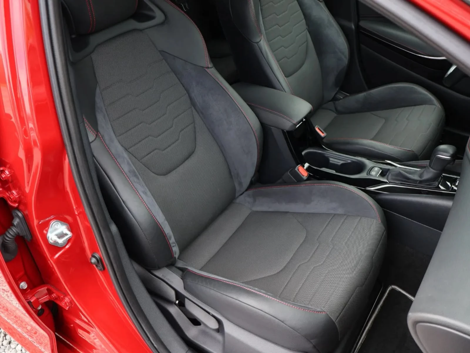 Toyota Corolla BI-TONE/2.0 HYBRID/���.����� � ����������/90���.�� | Mobile.bg � ����������� 14