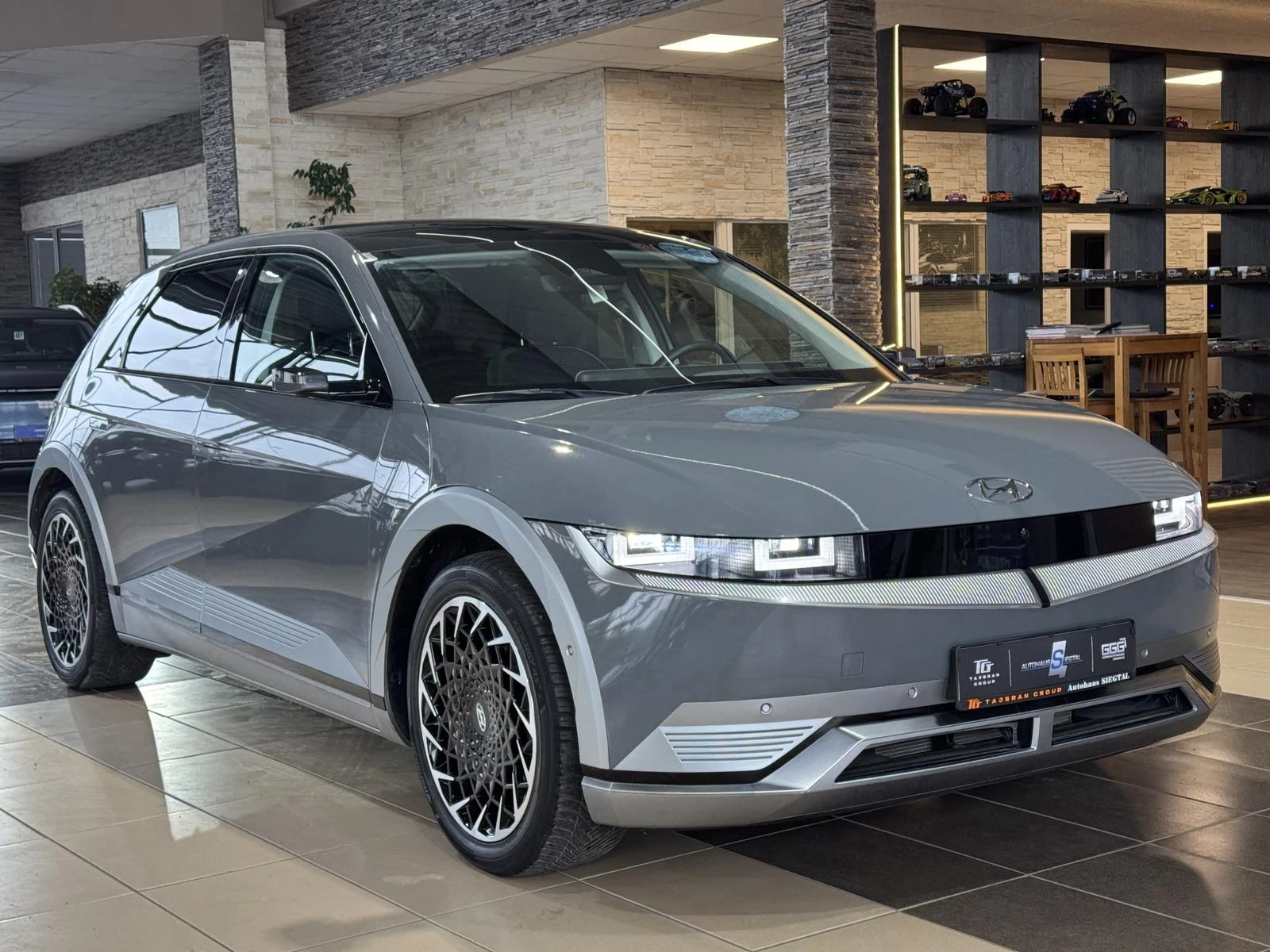 Hyundai Ioniq 5 UNIQ* 77.4KW* 325H.P.* PANO* ГАРАНЦИЯ