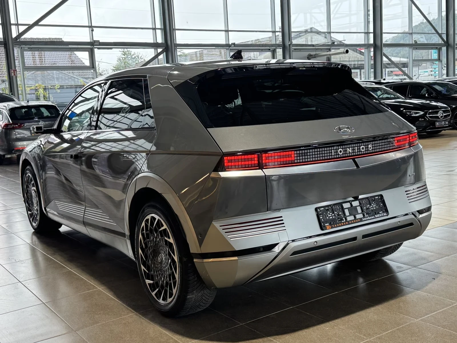 Hyundai Ioniq 5 UNIQ* 77.4KW* 325H.P.* PANO* �������� | Mobile.bg � ����������� 2