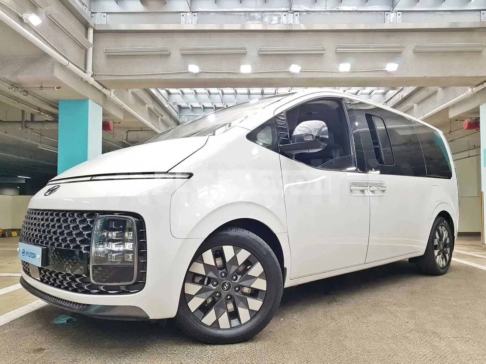 Hyundai Staria