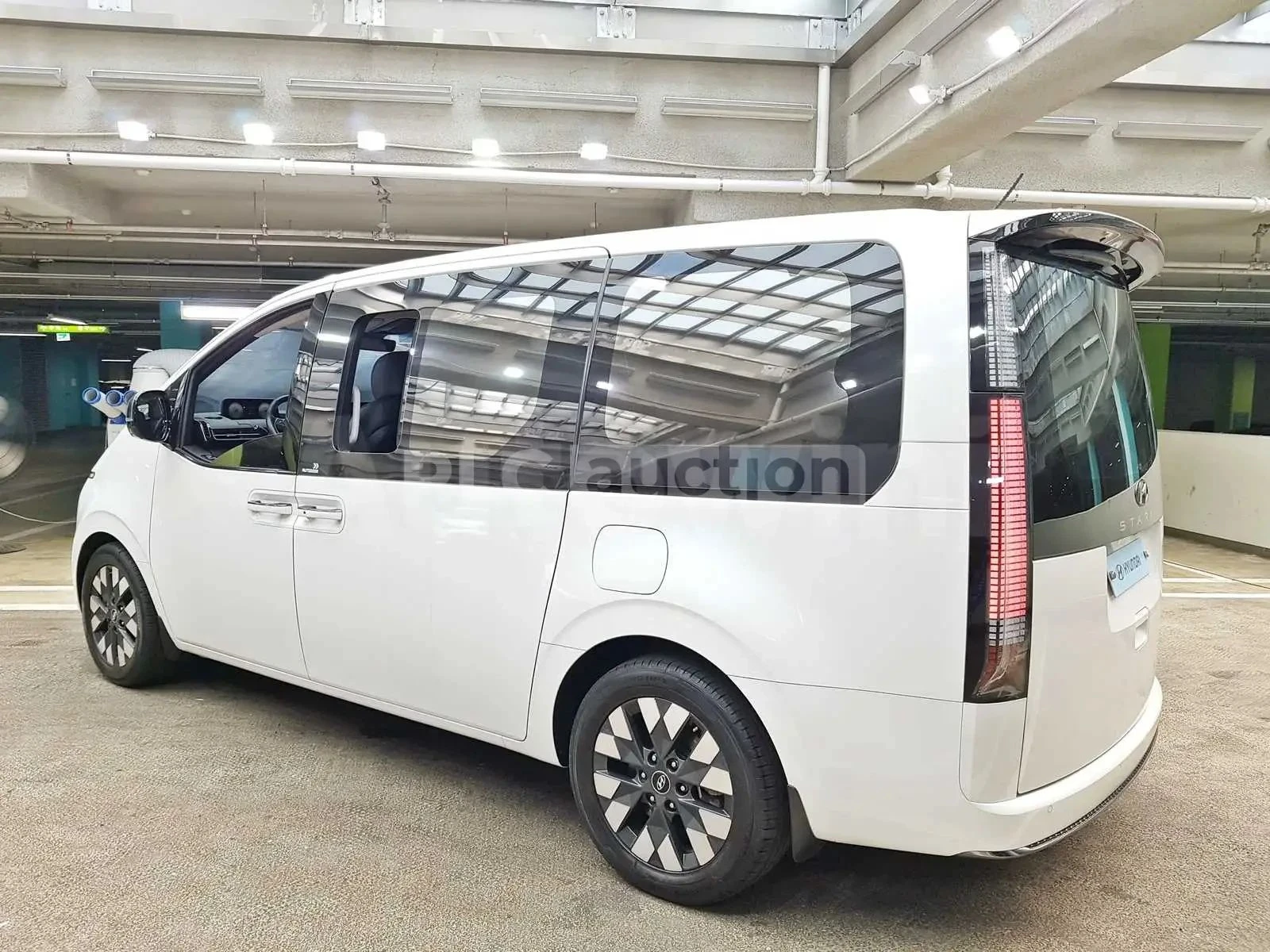 Hyundai Staria, снимка 5 - Автомобили и джипове - 56738323