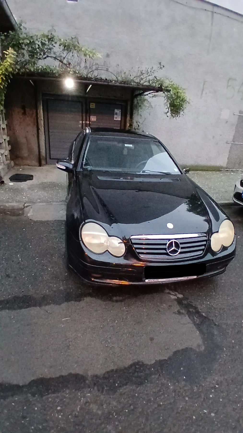 Mercedes-Benz C 180 Avantgarde, снимка 3 - Автомобили и джипове - 56742295