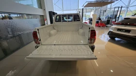 Toyota Hilux 2.4 6MT D-4D, снимка 4