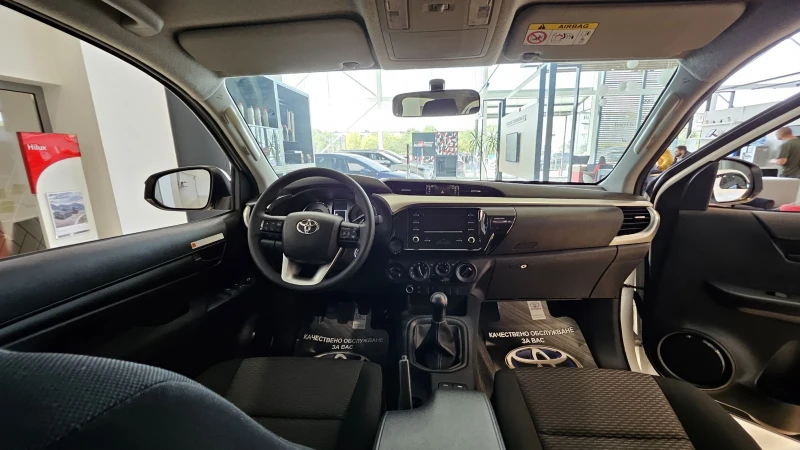 Toyota Hilux 2.4 6MT D-4D, снимка 7 - Автомобили и джипове - 47433220