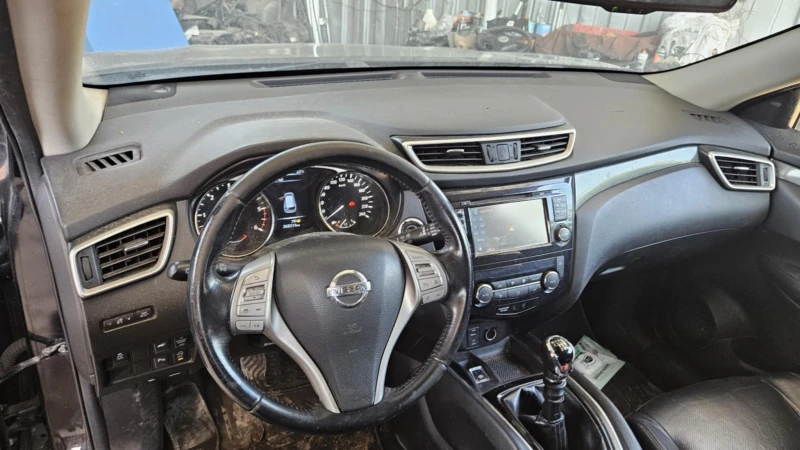 Nissan X-trail 1.6, снимка 6 - Автомобили и джипове - 50600984