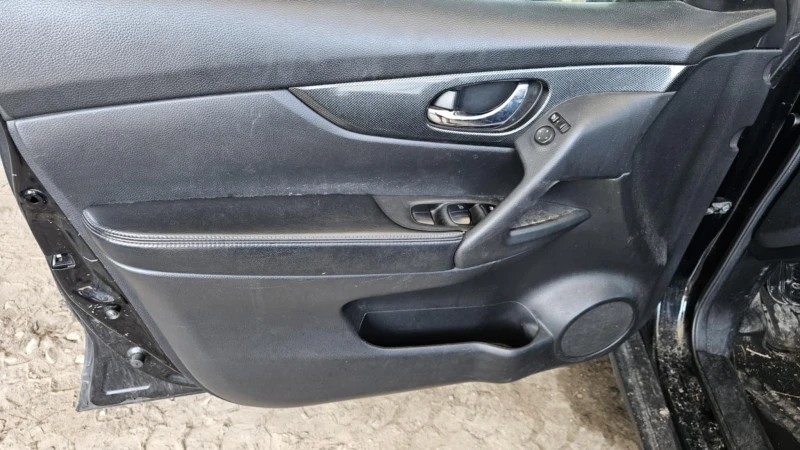 Nissan X-trail 1.6, снимка 13 - Автомобили и джипове - 50600984