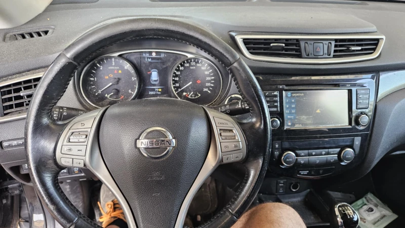 Nissan X-trail 1.6, снимка 4 - Автомобили и джипове - 50600984