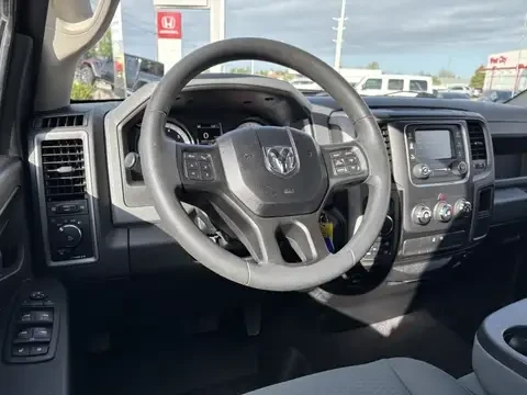 Dodge RAM 1500 CARFFAX, снимка 8 - Автомобили и джипове - 55162364