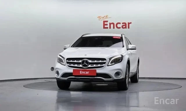Mercedes-Benz GLA 220 * ПОДГРЕВ * ПАМЕТ * КАМЕРА * 2 КЛЮЧА * , снимка 3 - Автомобили и джипове - 55472385