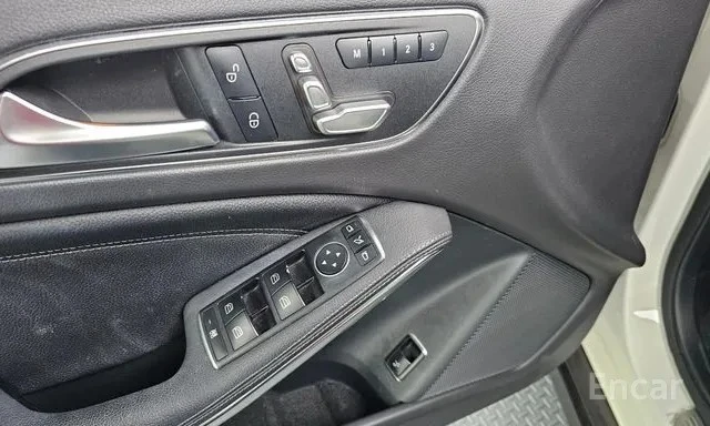 Mercedes-Benz GLA 220 * ПОДГРЕВ * ПАМЕТ * КАМЕРА * 2 КЛЮЧА * , снимка 15 - Автомобили и джипове - 55472385
