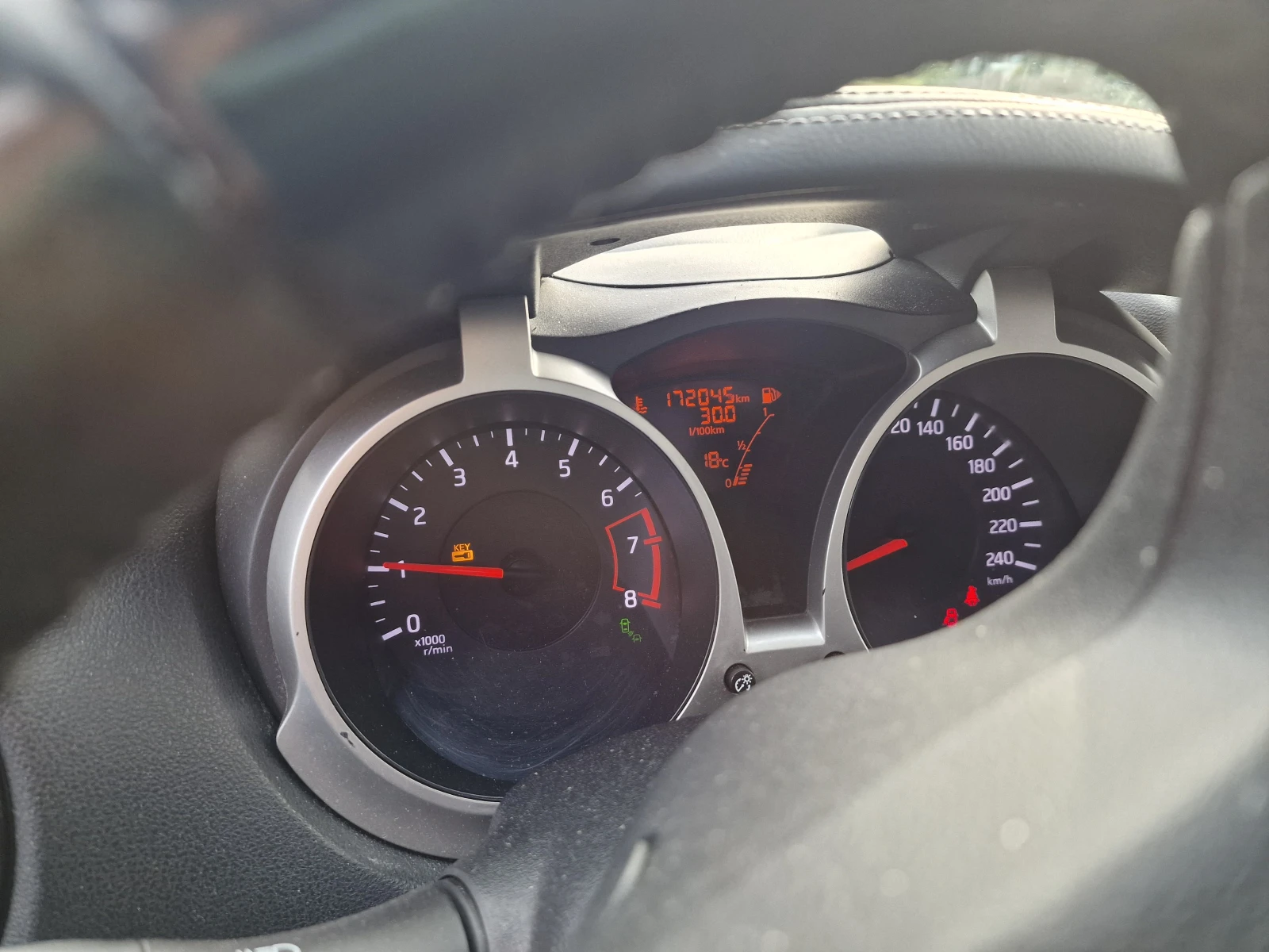 Nissan Juke, снимка 7 - Автомобили и джипове - 53815569