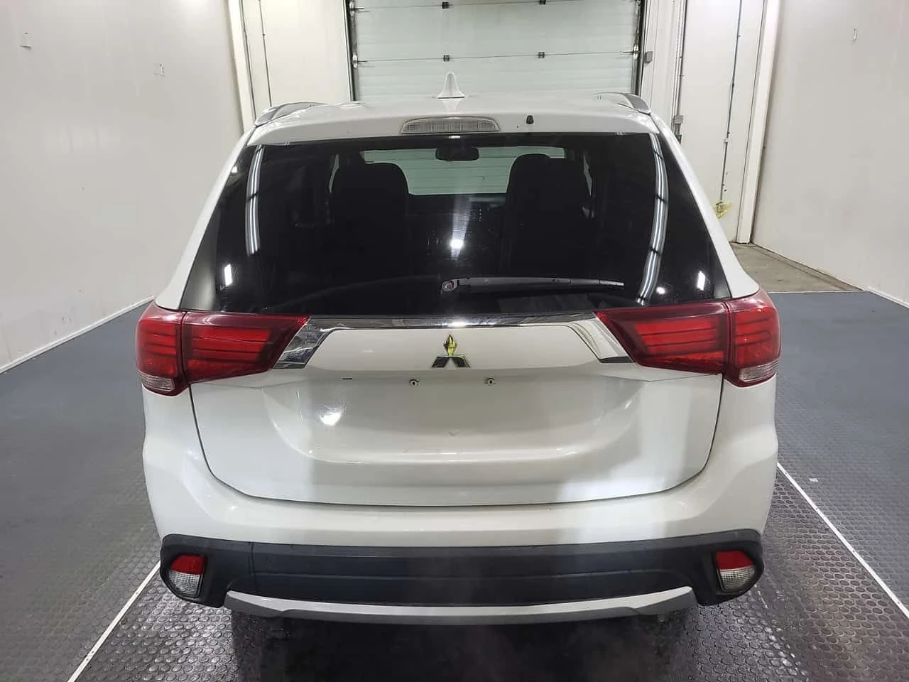 Mitsubishi Outlander * SE * 7 SEATS* ПОДГРЕВ* KEYLESS* , снимка 4 - Автомобили и джипове - 54012446