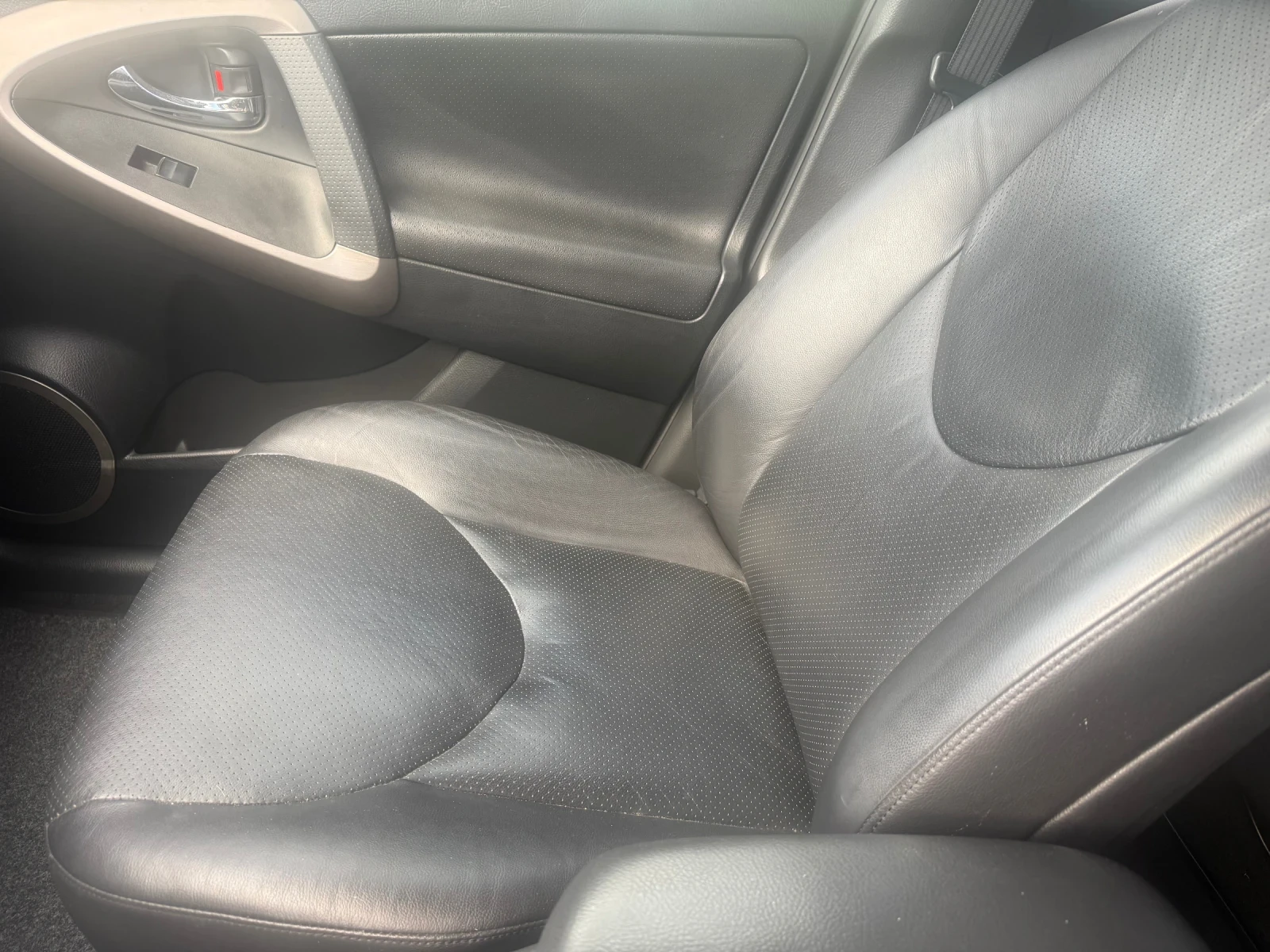 Toyota Rav4 2.2D4D, снимка 12 - Автомобили и джипове - 54752930