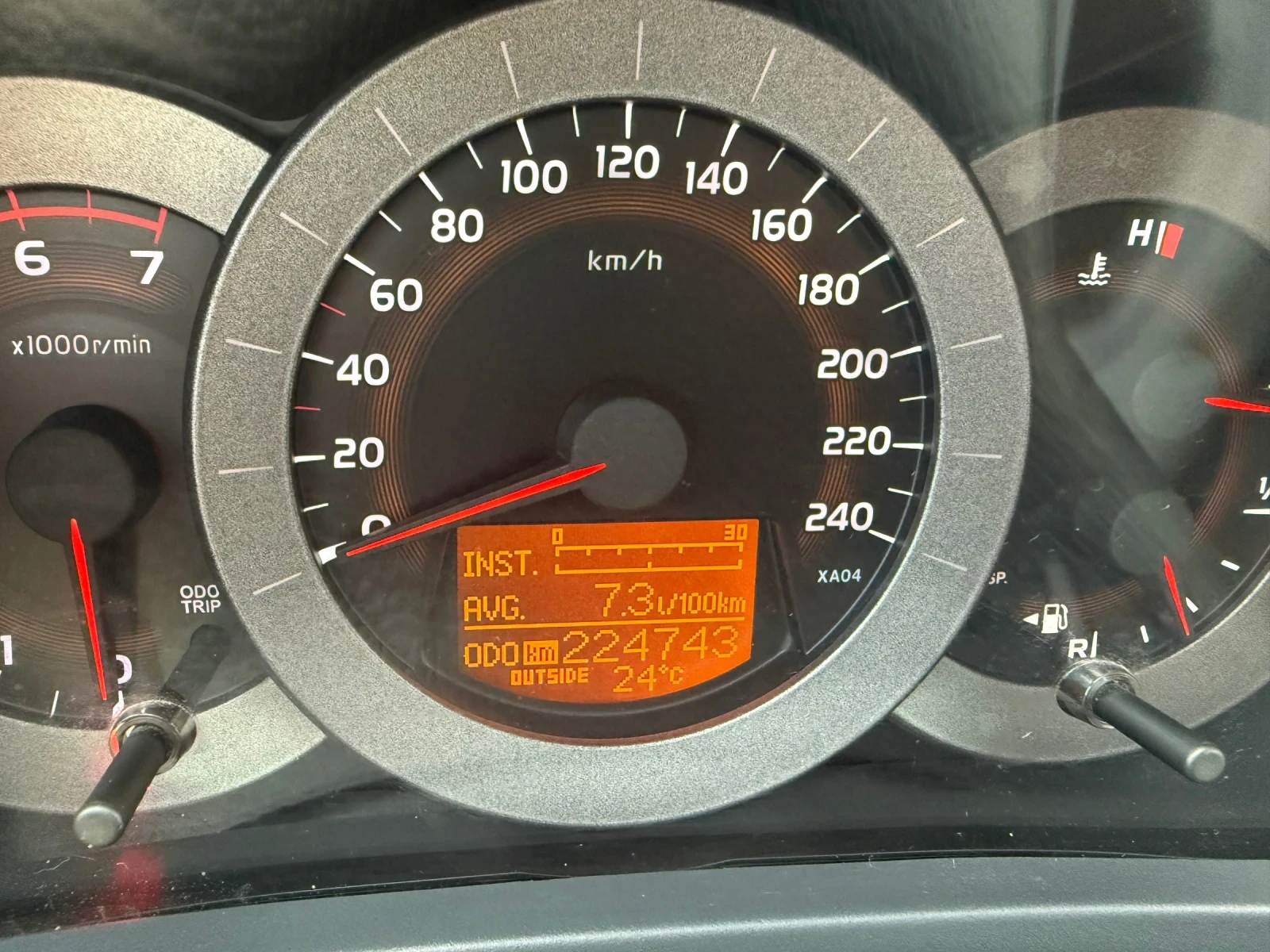 Toyota Rav4 2.2D4D, снимка 16 - Автомобили и джипове - 54752930