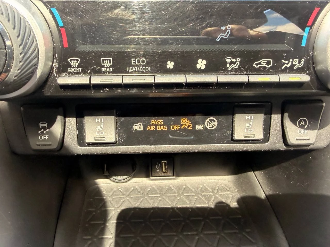 Toyota Rav4 XLE * * CARFAX * * АВТО КРЕДИТ * * , снимка 16 - Автомобили и джипове - 55014840