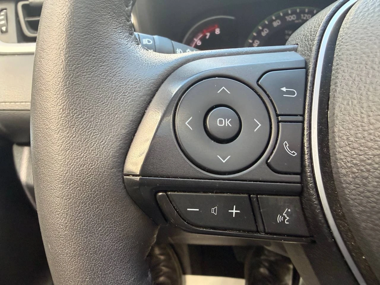 Toyota Rav4 XLE * * CARFAX * * АВТО КРЕДИТ * * , снимка 12 - Автомобили и джипове - 55014840
