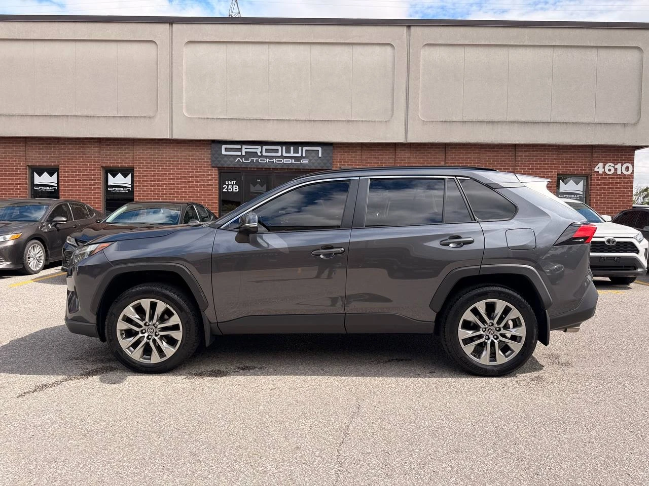 Toyota Rav4 XLE * * CARFAX * * АВТО КРЕДИТ * * , снимка 4 - Автомобили и джипове - 55014840