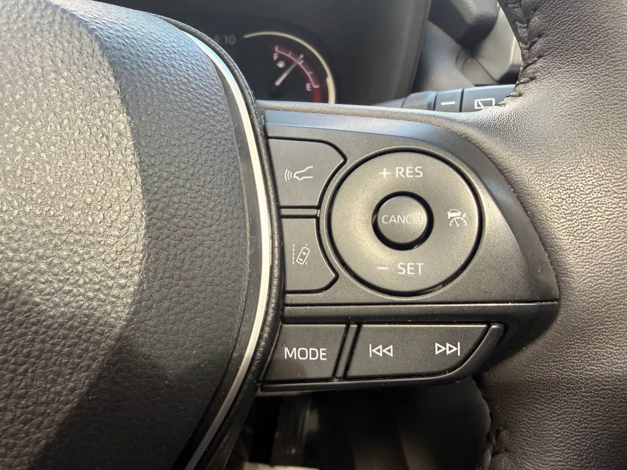 Toyota Rav4 XLE * * CARFAX * * АВТО КРЕДИТ * * , снимка 13 - Автомобили и джипове - 55014840