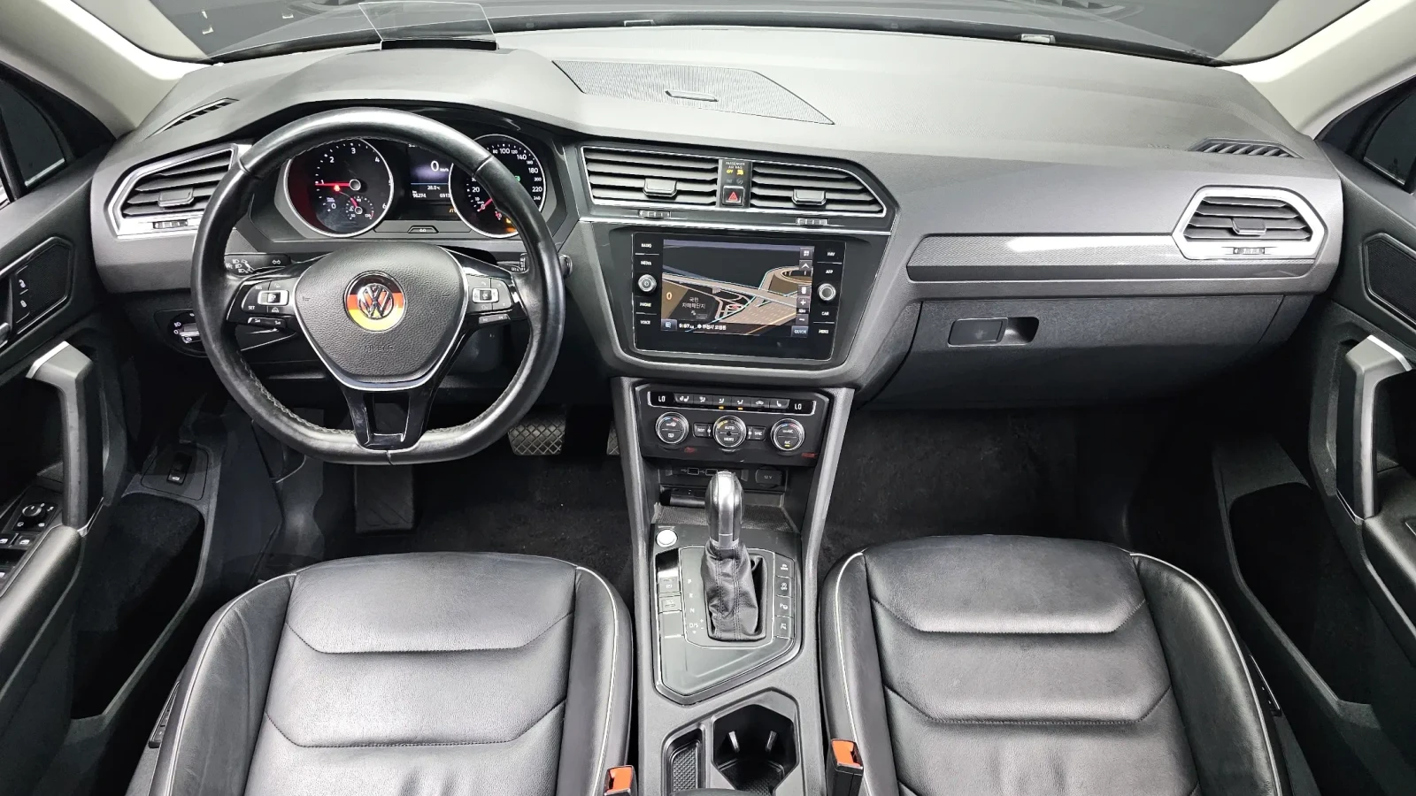 VW Tiguan 2.0TDI PRESTIGE HEAD UP/PANORAMA/360CAM, снимка 6 - Автомобили и джипове - 55189102