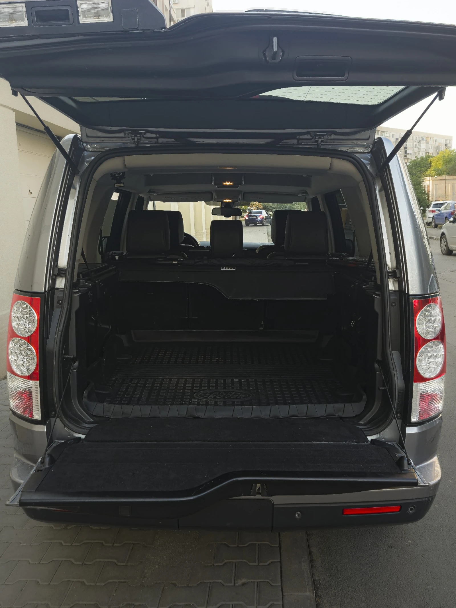 Land Rover Discovery Discovery 4 SDV6 SE 3.0 V6 , снимка 9 - Автомобили и джипове - 55878434