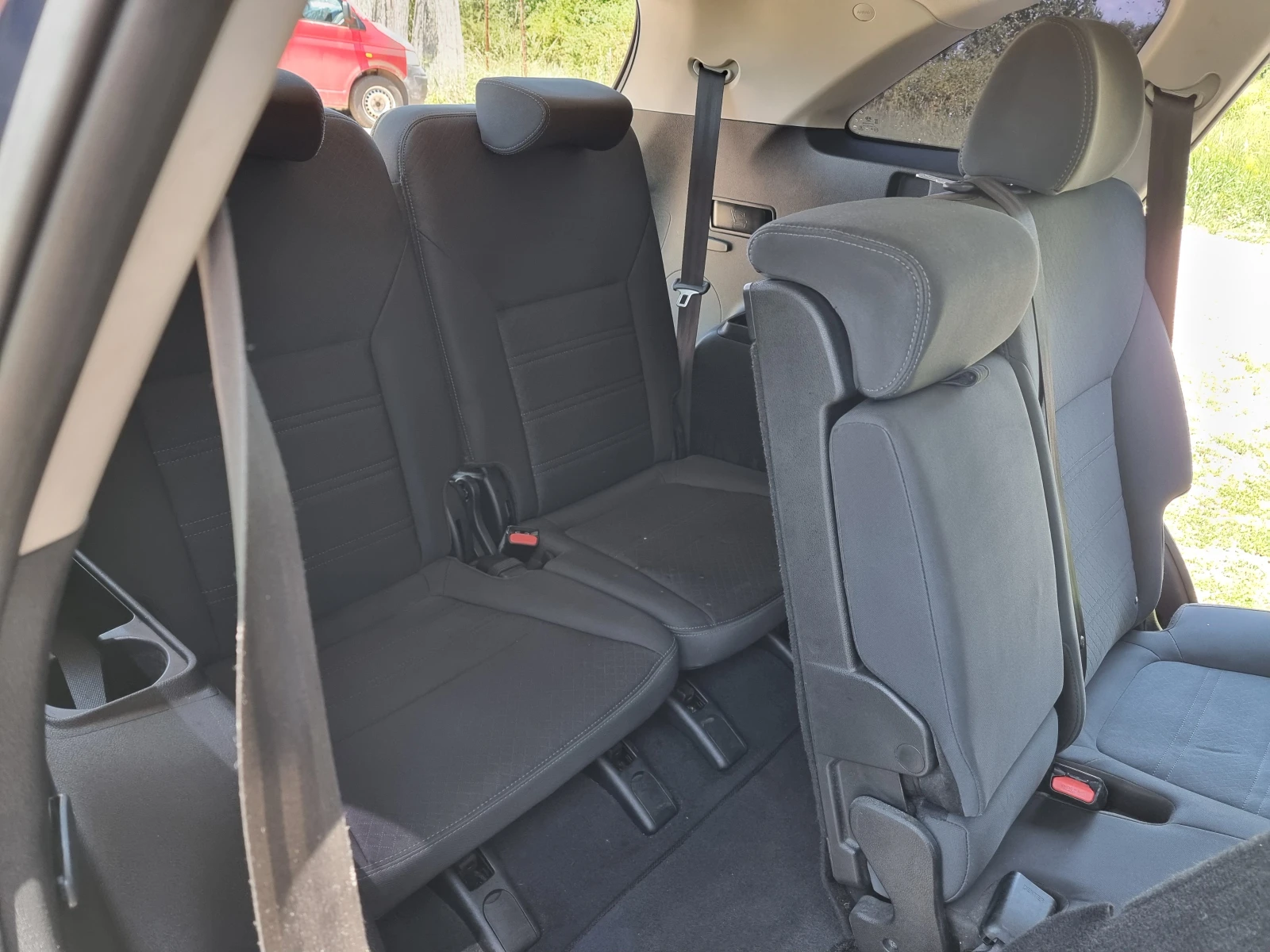 Kia Sorento 2.4 GDI 7 места 80.000 РЕАЛНИ КИЛОМЕТРИ, снимка 11 - Автомобили и джипове - 56136387