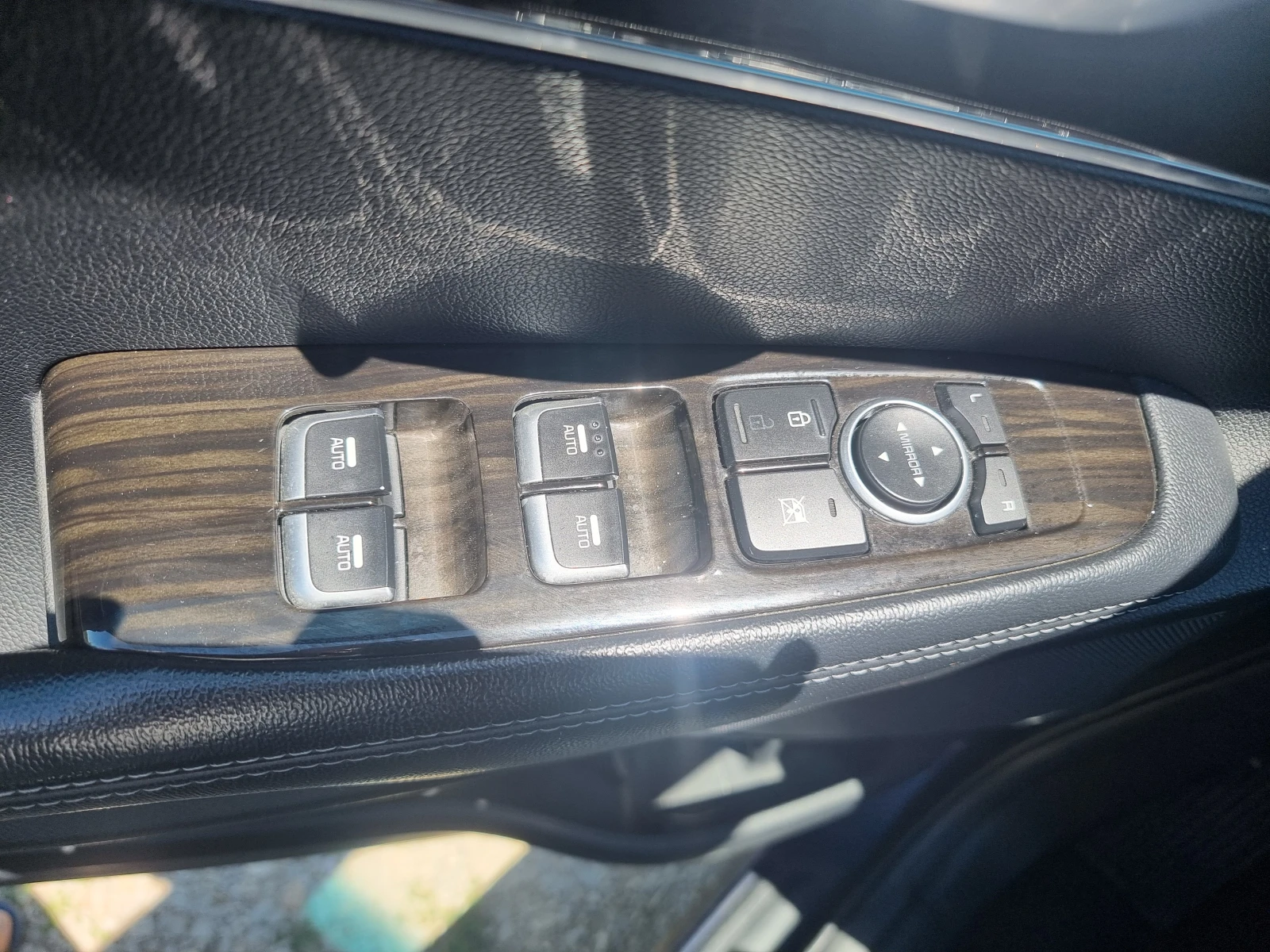 Kia Sorento 2.4 GDI 7 места 80.000 РЕАЛНИ КИЛОМЕТРИ, снимка 8 - Автомобили и джипове - 56136387