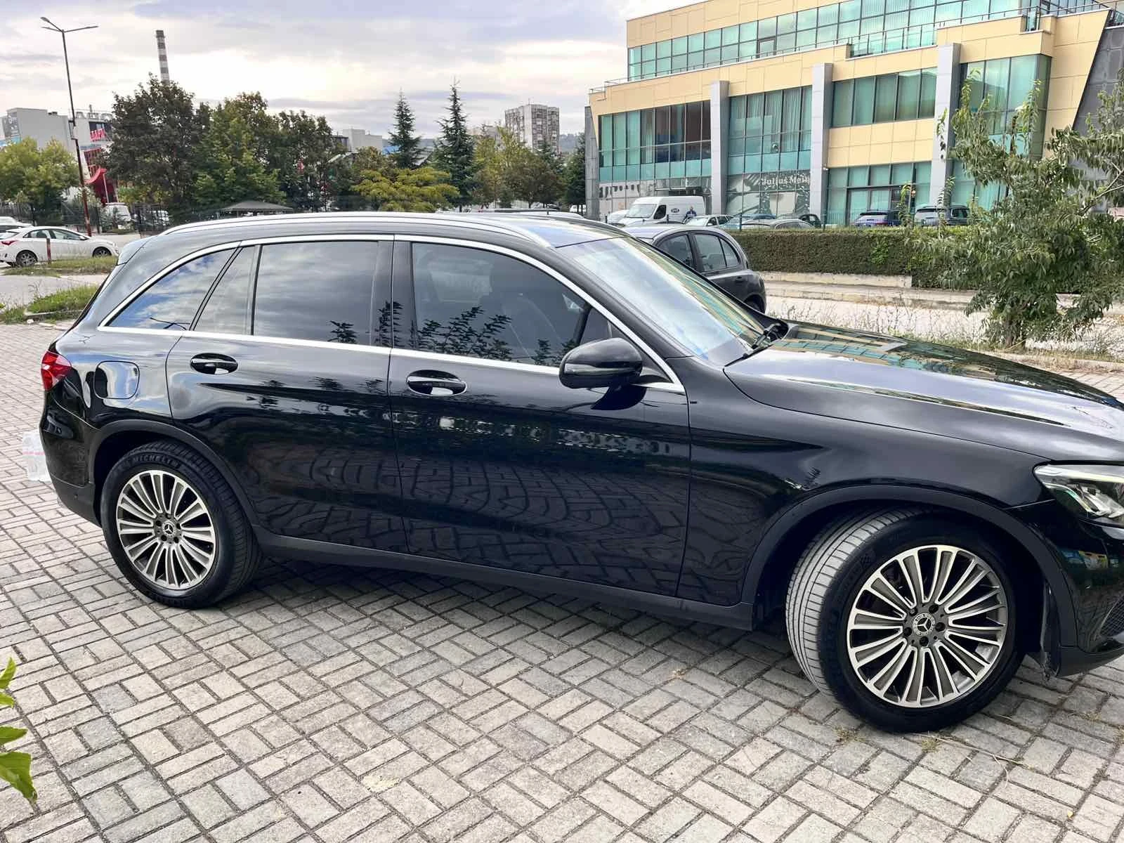 Mercedes-Benz GLC 220, снимка 5 - Автомобили и джипове - 56262233