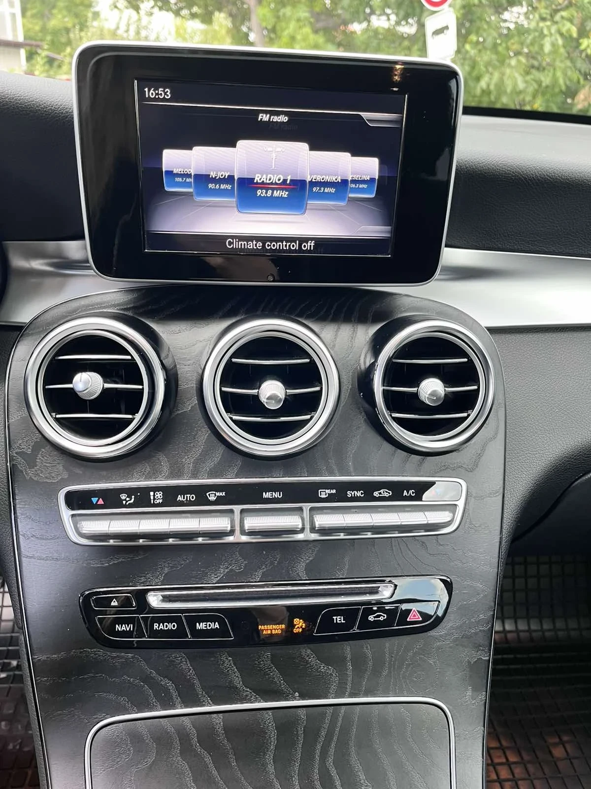 Mercedes-Benz GLC 220, снимка 11 - Автомобили и джипове - 56262233