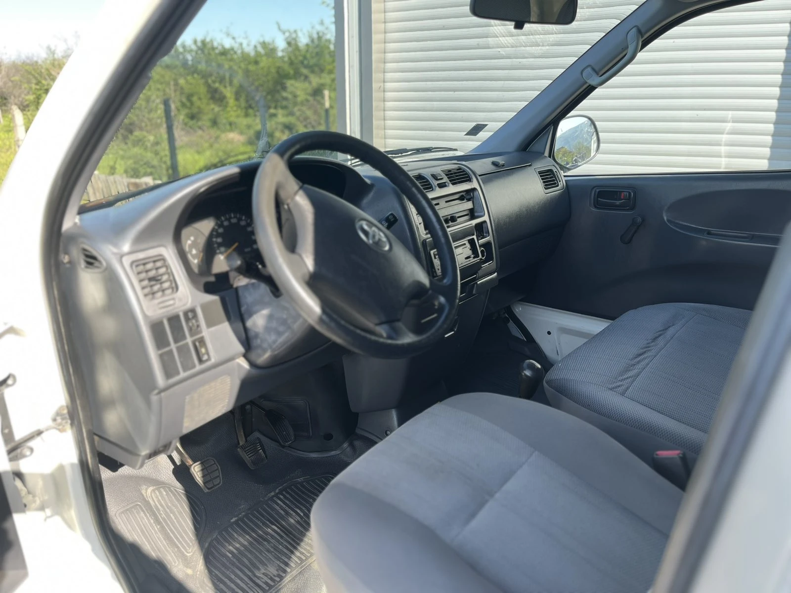 Toyota Hiace 2.5d4d 4x4 - изображение 7