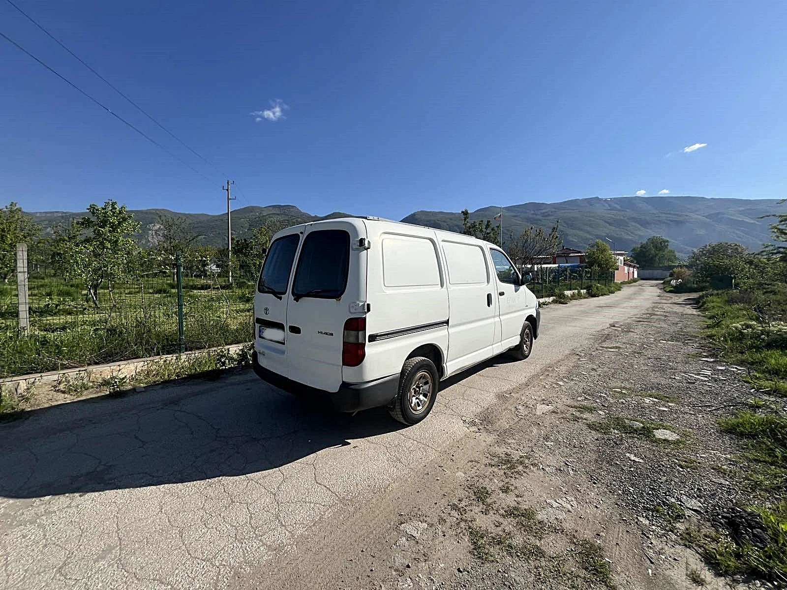Toyota Hiace 2.5d4d 4x4 - изображение 3