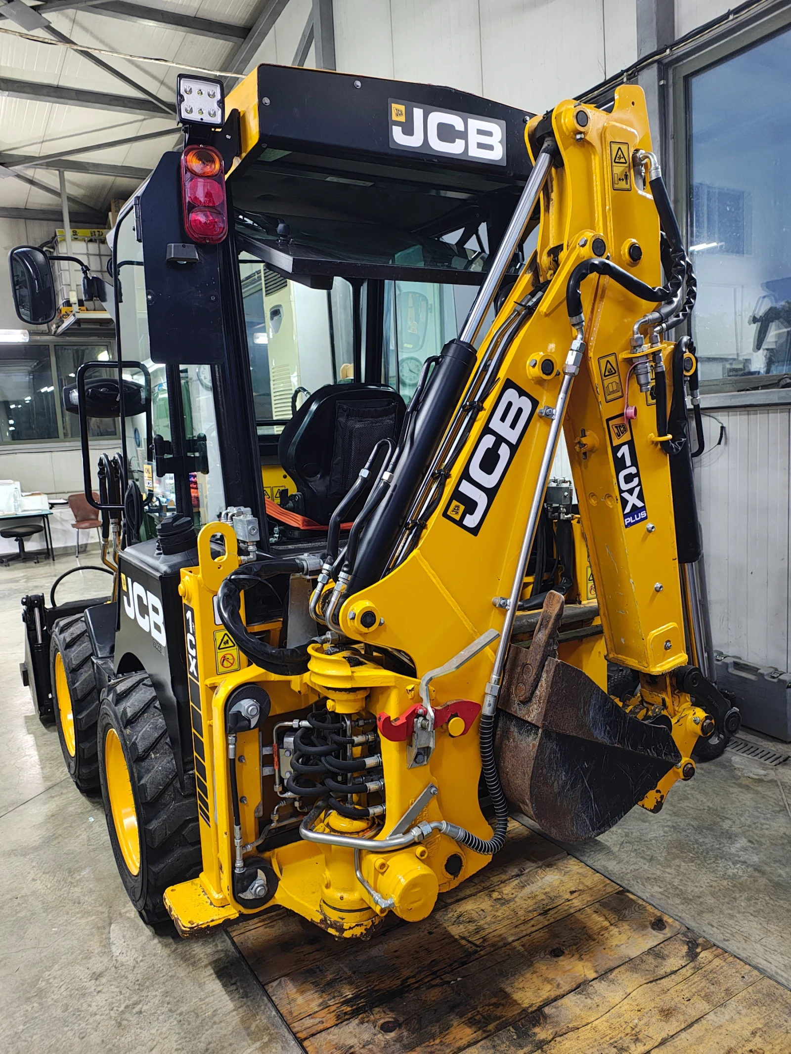 Багер JCB 1cx - изображение 2