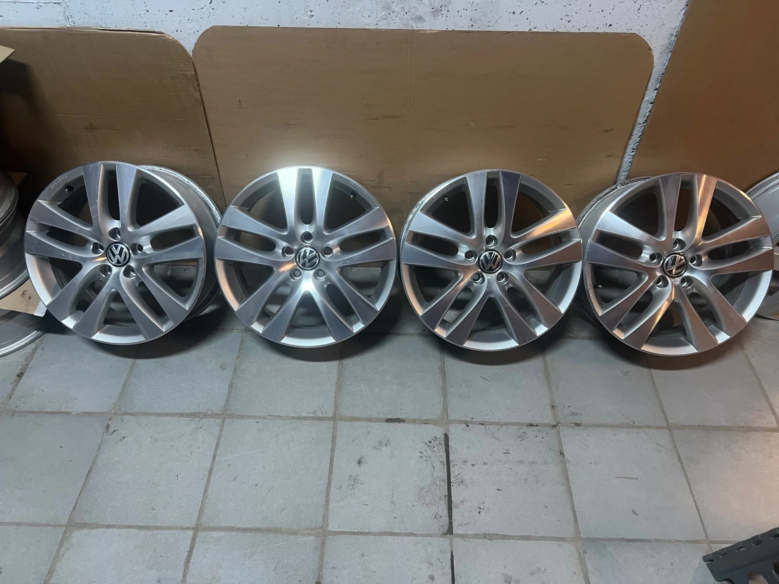 Джанти, снимка 2 - Гуми и джанти - 53892635