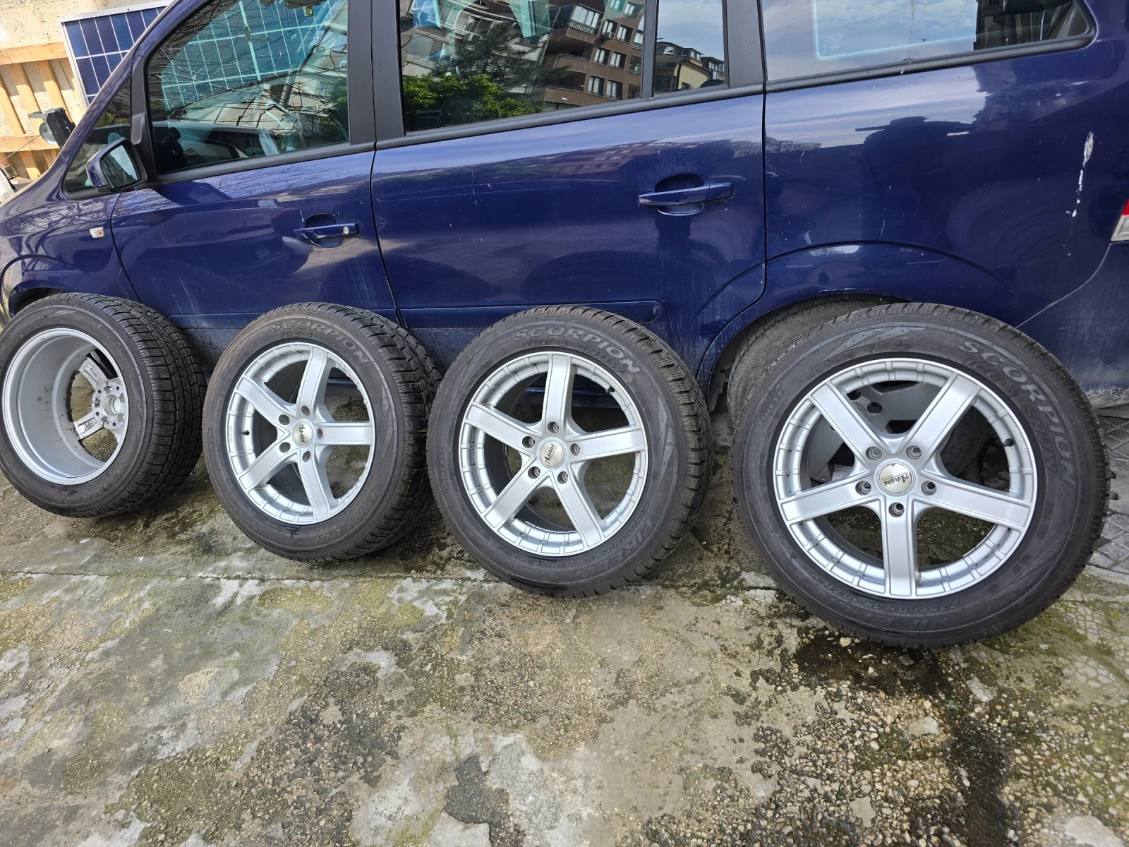 Гуми с джанти Pirelli 235/60R18