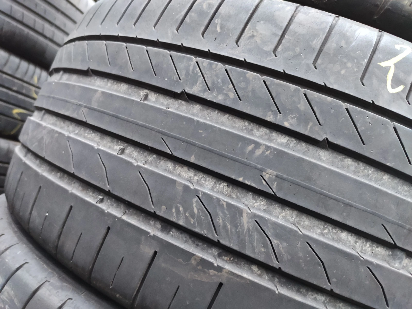 Гуми Летни 255/40R20, снимка 3 - Гуми и джанти - 54655660