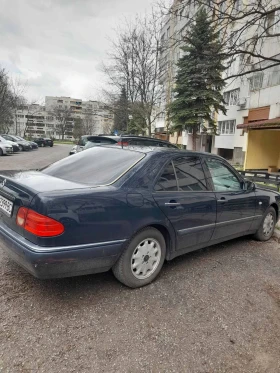 Mercedes-Benz E 200, снимка 4