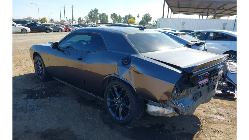 Dodge Challenger SXT AWD, снимка 4 - Автомобили и джипове - 47522793