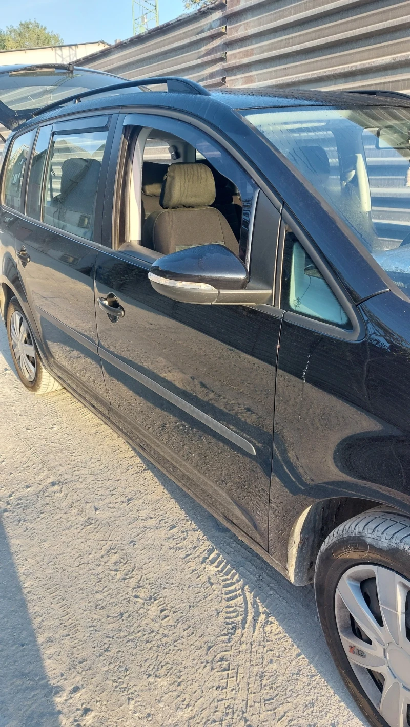 VW Touran, снимка 6 - Автомобили и джипове - 48497676