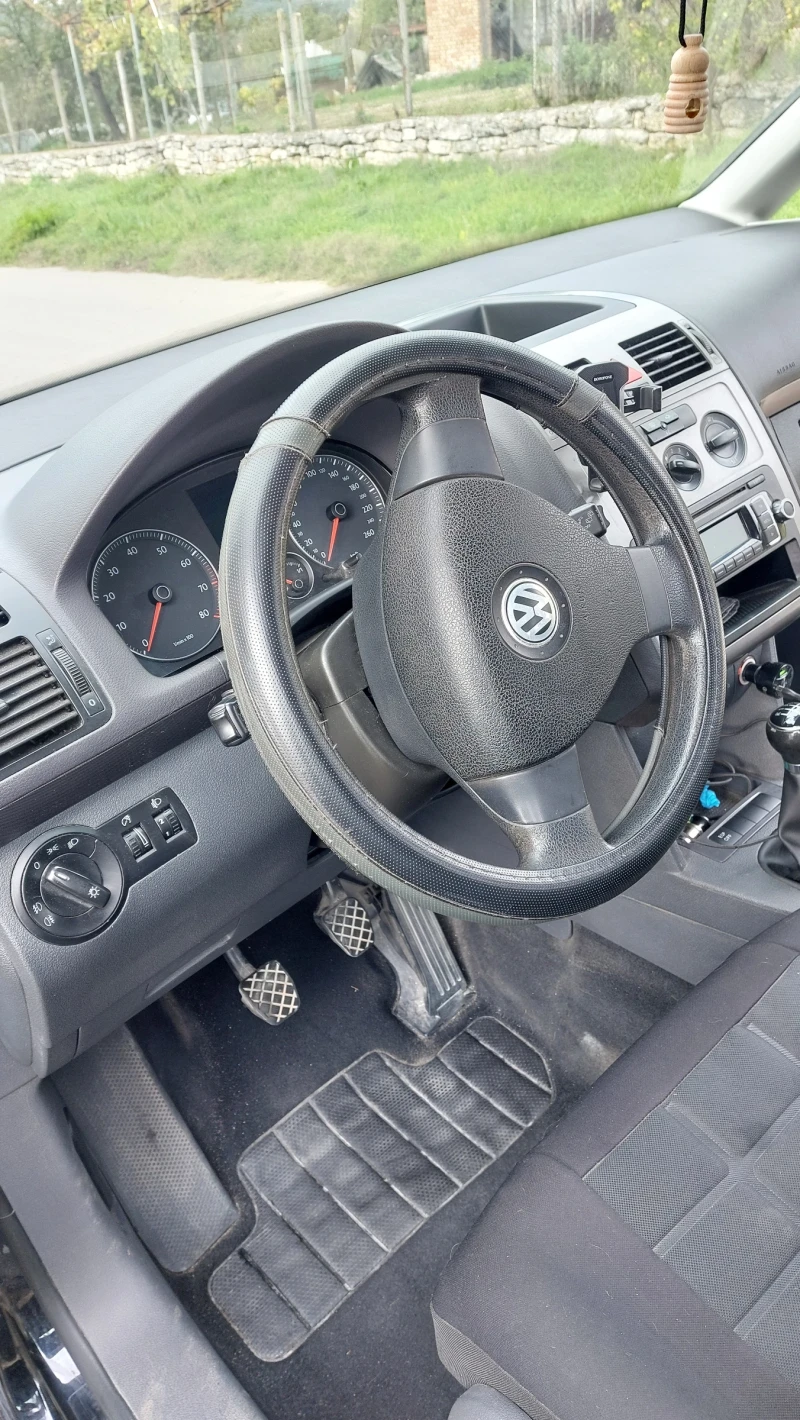 VW Touran, снимка 2 - Автомобили и джипове - 48497676