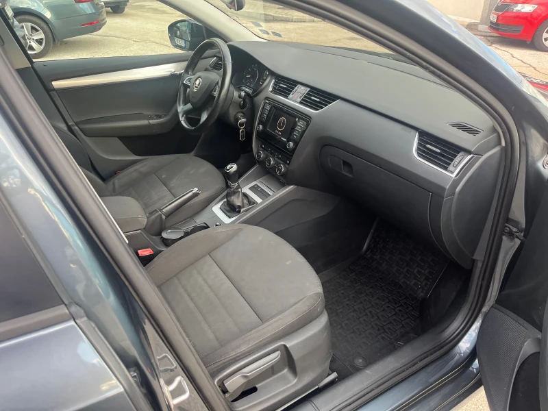 Skoda Octavia 1.2 TSI, снимка 6 - Автомобили и джипове - 48630606