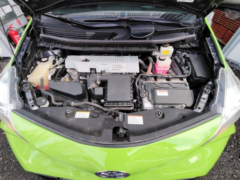 Toyota Prius Plus, снимка 9 - Автомобили и джипове - 52537629