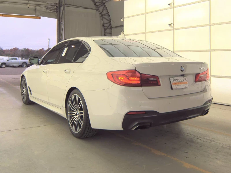 BMW 540 * M SPORT LINE* Massage* Обдух* Shadow* Head-Up* H, снимка 4 - Автомобили и джипове - 52997616